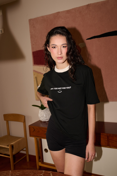 CAMISETA I AM TOO HOT NEGRA