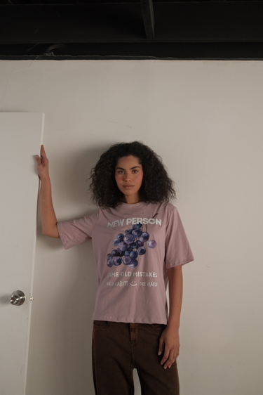 CAMISETA OVERDOSE - NEW PERSON ROSADA
